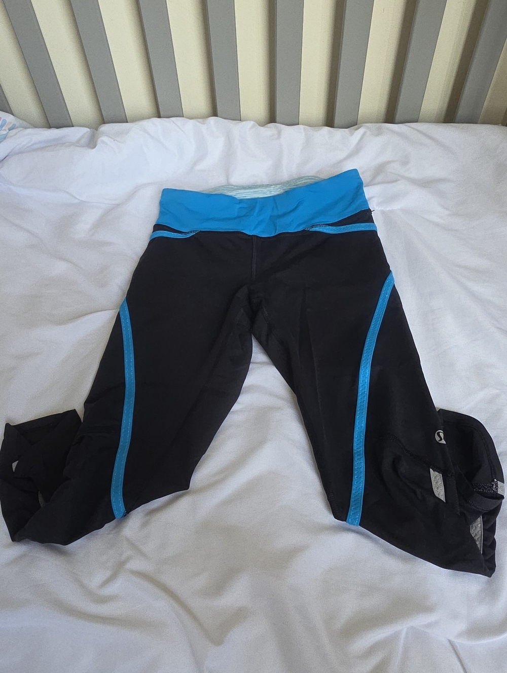 Lululemon Ruched Leg Black And Blue Athletic Womens Leggings Size 2